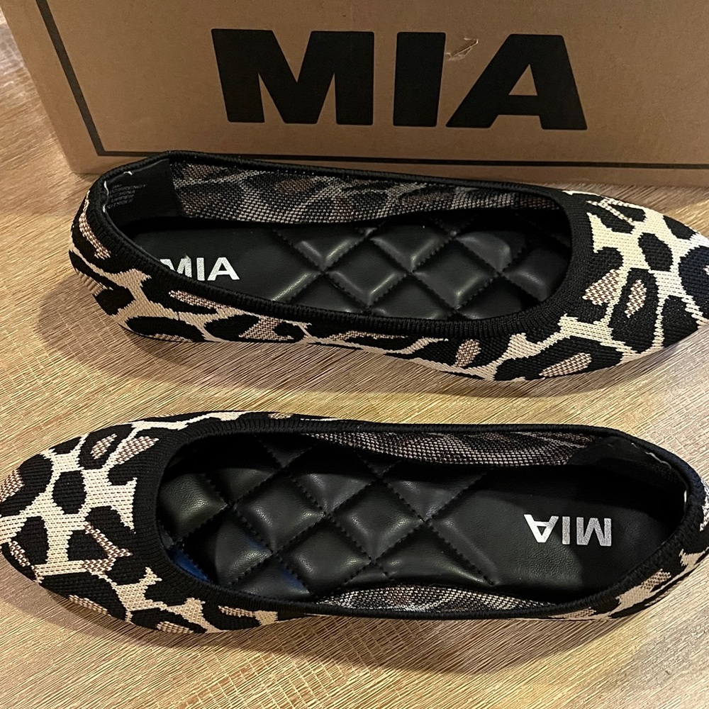 MIA Leopard Print Ballet Flats - Picture 8 of 10